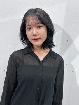 ピア ヤクイン(Pia Yakuin) レイヤーボブ　くびれボブ