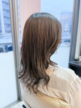 エムタニグチブランシェ(M.TANIGUCHI Branche') シルバー系ミディアムレイヤー