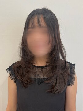 ザクザクレイヤーで小顔×くびれシルエット