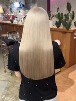 ヤーン(yarn.)&nbsp;艶ホワイトベージュ【赤堀友哉】