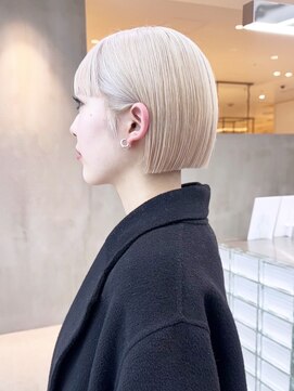 アルバム 銀座(ALBUM GINZA) 似合わせカットウェーブミディアムホワイトブロンド_ba541651