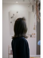 髪と生活美容室 大分本店&nbsp;緑感強めのオリーブグレー