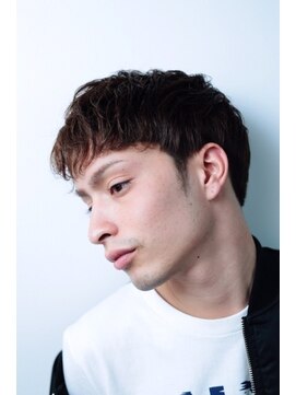 ディシェーレアスト(die-Schere Ast) 【die Schere Ast　上大岡】　２ブロ刈り上げショート