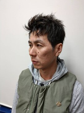 オム ヘアー(Hommes Hair) 大人の無造作ショートスタイル