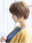 大人かわいいアッシュカラー小顔クラシカル前下がりモードボブ