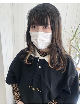 デイ(DAY.) ウルフ　顔まわりレイヤー　インナーカラー