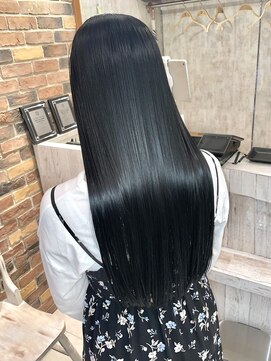 ヴァーグバイトリ(vague by tori) ストレートでツヤツヤに。