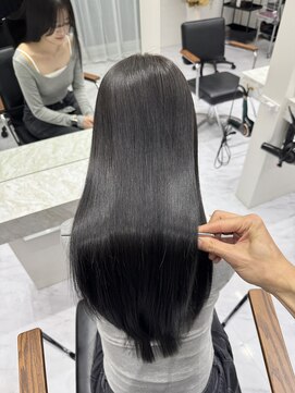エレリー 栄店(EleRe) 【矢野】輝く艶髪は美髪矯正!