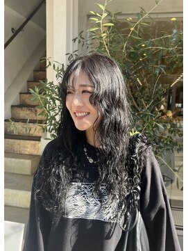 シアン 矢場町店(CYAN.) 暗髪つやつやウェーブパーマ