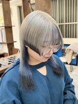 ラック 表参道(LUCK)&nbsp;シルバーカラー/ネイビーブルー/裾カラー/インナーカラー/20代