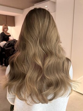 リリット(ReLit) ハイライトレイヤーカットグレージュベージュショート髪質改善