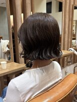 オアシスアヴェダ(OASIS AVEDA)&nbsp;パーマ風ボブ／前下がりボブ／透明感カラー