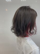 クウ(KU.)&nbsp;切りっぱなしボブ×インナーカラー