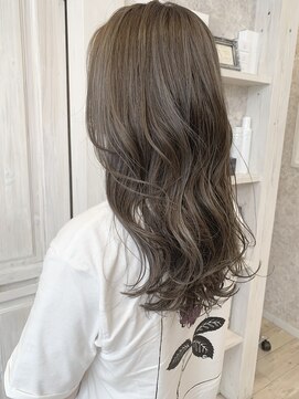 キャアリー(Caary) 福山市美容室Caary シアーベージュのハイライトカラー♪