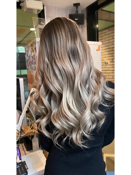 ラフ(LAFF) #黒髪#ボブルフ#ネビージュ#小顔#ワンレン