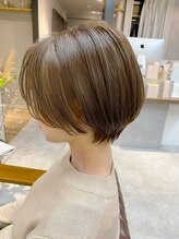 ヘアデザイン アネーロ(hair design anello) 大人かわいいナチュラルショート　ペールベージュ