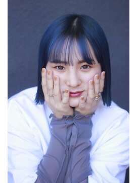 ヴィアンカ(Vianca) 切りっぱなしボブ×ハイトーン