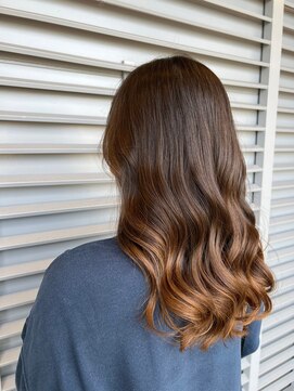 ネウィ 秋田(newi) グラデーションカラー