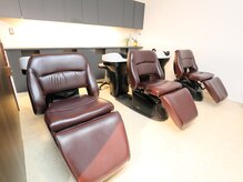 【まるでベッドに寝ているような心地よさ♪】フルフラットシャンプー台で夢見心地に...