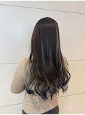 インナーカラー　ホワイトブリーチ　裾カラー　巻き髪スタイル