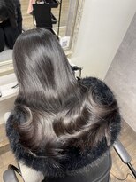 ハイル(KHAIR)&nbsp;ツヤ感たっぷりリバース巻き