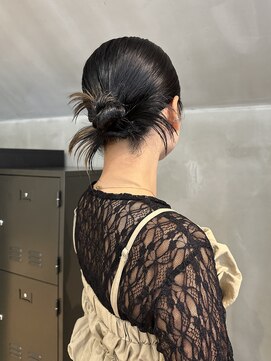 ニキータ(Nikiita) 〈タイトヘアアレンジ/カチモリヘア〉