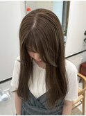 オリーブベージュ