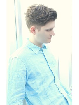 ジジバイワースホワイル(jiji by WORTH WHILE) 刈り上げセンターパートサーフカールフェザーパーママレットヘア