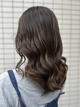 ラウレア(LAULEA) コテ巻き風パーマ/デジタルパーマ/韓国パーマ/ミディアムパーマ