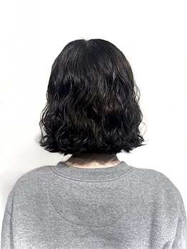 オルフェ(ORPHE)の写真/《十人十髪》髪質やクセに合わせて,自分に合った施術をご提案!うねりを活かしたスタイルで髪のお悩み解決♪