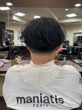 クアドエム(QUADE+m) 刈り上げ波巻パーマ
