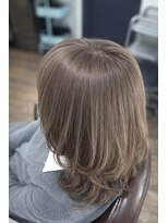 パレードヘア&nbsp;明るい白髪染めで白髪ぼかし