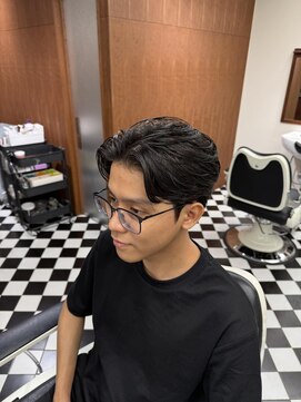フランクス バーバー ウエストトウキョウ 吉祥寺店(FRANK’S BARBER WEST TOKYO) 波巻きツイストスパイラルリバースセンターパートニュアンスパR