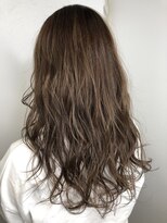 リー 京橋(Lee)&nbsp;【lee 京橋】ナチュラルロング×抜け感ベージュ×３Dハイライト