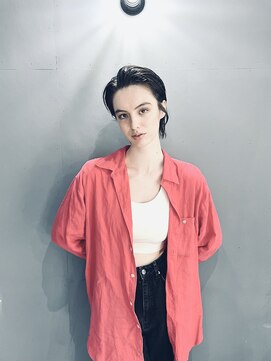 ベシドゥーズ(Besixdouze) ショートボブ