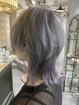 ロリム(RorriM)&nbsp;ウルフカット　シルバー　ダブルカラー　顔まわりレイヤー