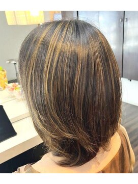 エノモト(ENOMOTO) くびれミディアムレイヤーカット立体感ハイライト