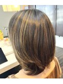 くびれミディアムレイヤーカット立体感ハイライト