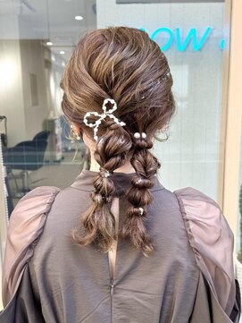 ナウアズ(now as.) リボン×金箔◎ツインローポニー【向】