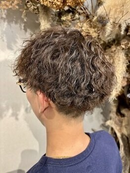 ナンバーサーティーン(No.13)の写真/【トレンド】最前線♪ツイストパーマやスパイラルパーマが得意♪髪質を見極めた丁寧な施術が自慢♪