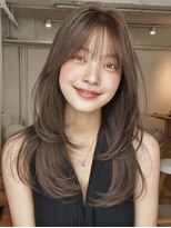 ハーツ(Heart's)&nbsp;ロング×白髪ぼかしカラー３０代４０代５０代６０代