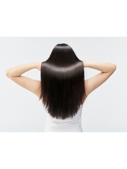 横浜駅近＊イルミナカラー×髪質改善で叶える、光をまとう艶感ヘアと柔らかい透明感カラー[横浜 横浜駅]