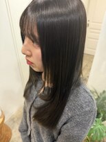 エイチ(811)&nbsp;ショートウルフボブバレイヤージュアッシュグレーボーイッシュ