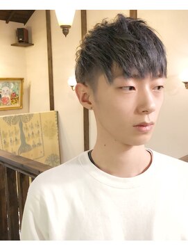 ロイ プラスアティック(roi ＋attic) 谷町６丁目美容室◆異空間美容室roi◇