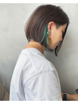 ワク(WAKU) [WAKU]耳周りで遊ぶボブ。こなれミディ　デザインカラー