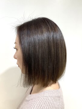 アズール 草加(azule) スモーキーブラウン 前下がりボブ
