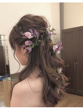 パリスパート2 シンプル ゆるカール ハーフアップ ヘアスタイル