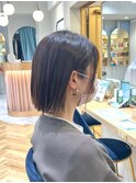 大人かわいいぱつっと切りっぱなしボブ