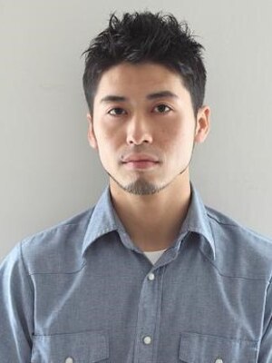 顔の印象を大きく左右する眉毛。プロの技術で、「大人の男の身だしなみ」をプロデュースします！