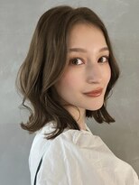 ミディアムボブ×シアーベージュ